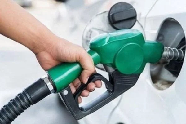 Son dakika: Benzine indirim geldi.