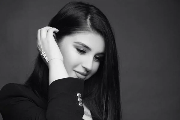 Sosyal Medya Uzmanı Elmira Namazova'ya yapılan jestler ülke gündeminde