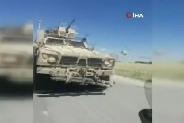Suriye'de Esed destekçileri ABD askerlerinin yolunu kesti