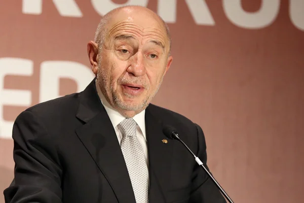 TFF Başkanı Özdemir açıkladı: Ligler yeniden başlıyor