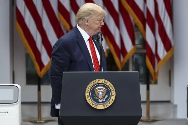 Trump'ı kızdıran soru! Kürsüyü terk etti