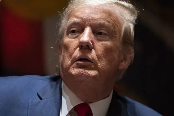 Trump'tan Kovid-19'a rağmen eyalet valilerine ''okulları açın'' çağrısı