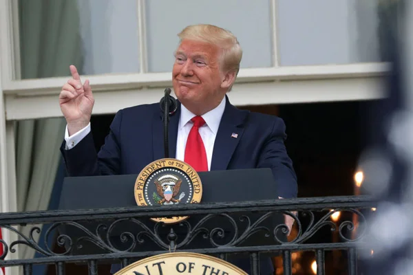 Trump'tan Twitter'a suçlama: Seçimlere müdahale ediyor