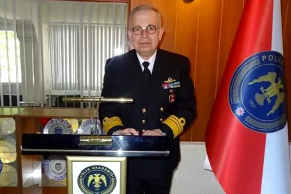 Tümamiral Cihat Yaycı istifa etti