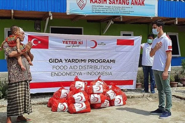 Türk Kızılay'dan Endonezya'ya yardım eli