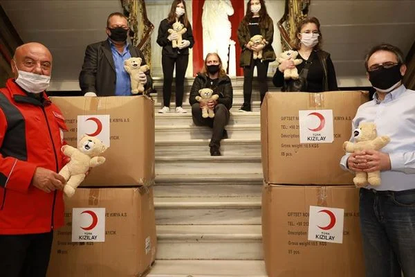 Türk Kızılayın toplumun tüm kesimlerine yardımları sürüyor