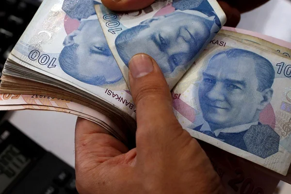 Türk Lirası'na saldırıyla ilgili AK Parti'den açıklama