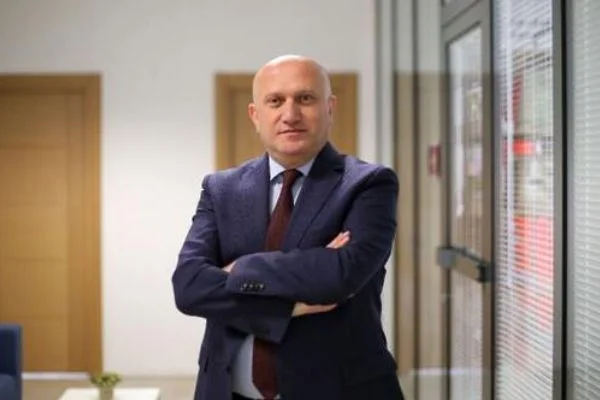 Uğur Okulları yeni sürecin eğitim rehberini hazırladı