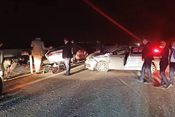Ulaştırma Bakanı'nın konvoyunda zincirleme kaza