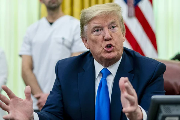 ''Venezuela'ya darbe girişimi'' iddialarına Trump'tan yanıt: Biz yapsaydık işgal olurdu