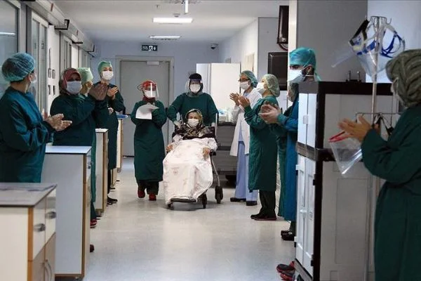 'Veriler, riski küçültmede istikrar sağladığımızı gösteriyor' Bakan son rakamları açıkladı