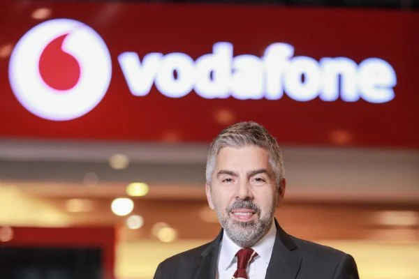 Vodafone Vakfı'ndan 65 yaş üstü kişilere videolu destek
