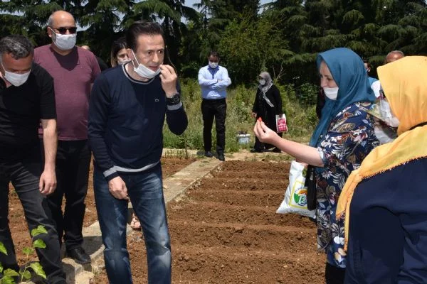65 yaş üstü Tuzlalılardan, ihtiyaç sahiplerine organik sebze meyve şöleni
