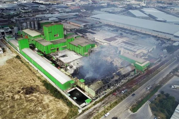 Adana'daki fabrika yangını söndürüldü