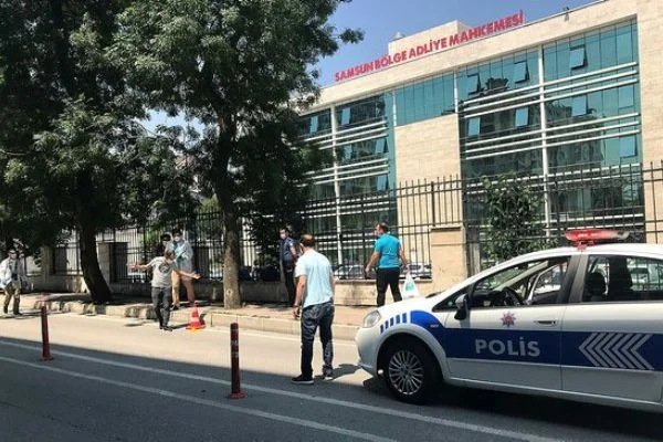 Adliye binasına silahlı saldırı!