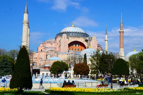 AK Parti'nin yaptırdığı anket, Erdoğan'nın masasında