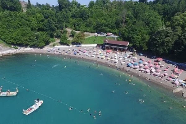 Akçakoca sahilleri ziyaretçi bekliyor