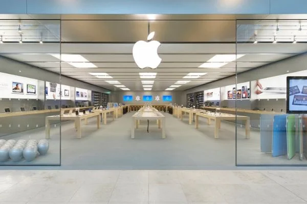 Apple, ABD'deki mağazalarını tekrar kapatıyor