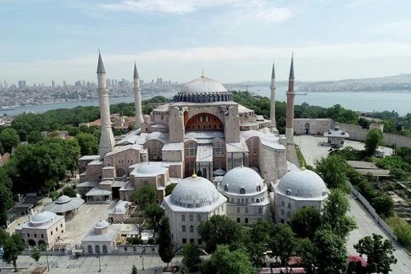Ayasofya ibadete açılacak mı?