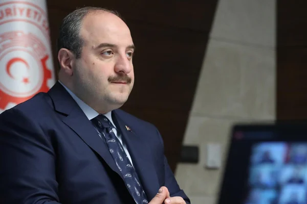 Bakan Varank'tan aşı ve ilaç açıklaması