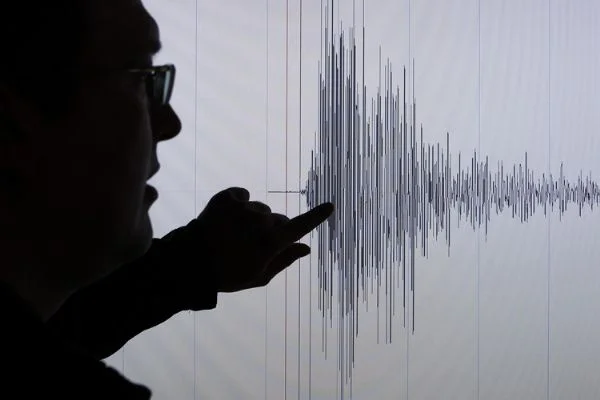Balıkesir'de korkutan deprem