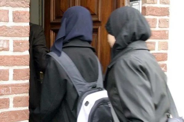 Belçika'daki 'başörtü yasağı' görüşüne tepki