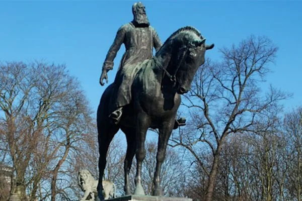 Belçika'nın Ghent kentinde sömürgeci Kral 2. Leopold'un büstü kaldırıldı