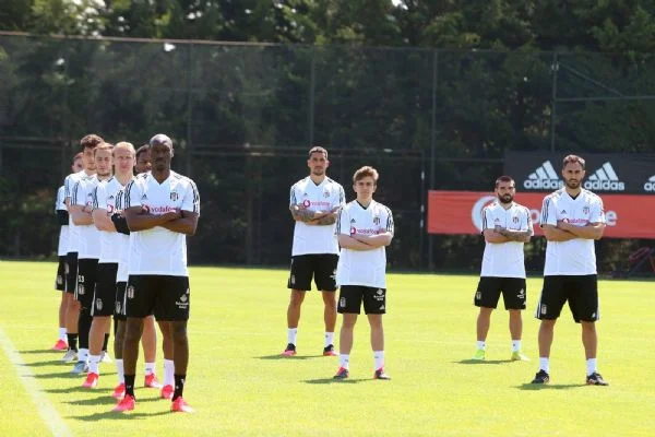 Beşiktaşlı futbolcular da Floyd'u andı