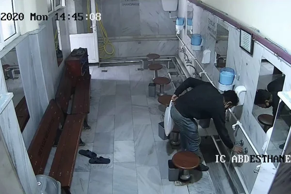 Beykoz'da bir şahıs cami musluklarını çaldı