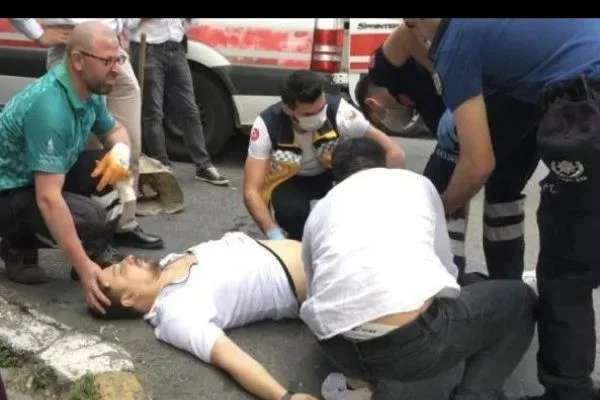 Beyoğlu'nda bıçaklı saldırı dehşeti!