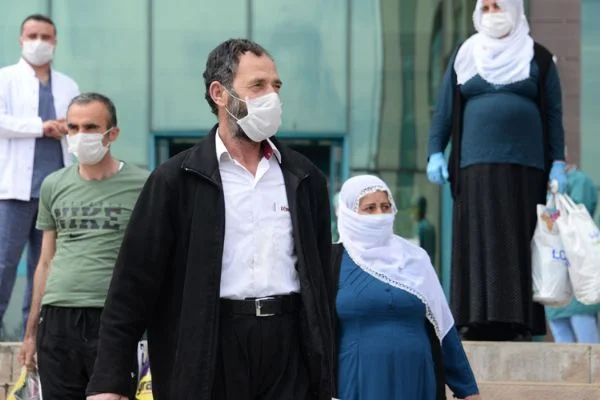 Bilim Kurulu üyesi Prof. Dr. Özlü: Vaka artışının bir sebebi de töre kaynaklı