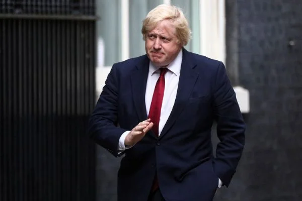 Boris Johnson açıkladı: 4 Temmuz'da tedbirler büyük oranda kaldırılacak