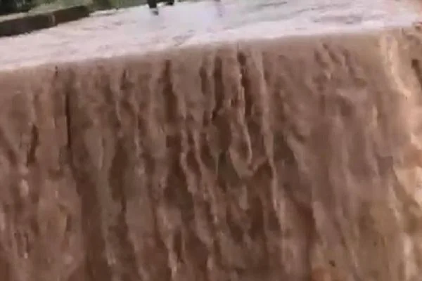 Bursa'da sel nedeniyle bir kişi hayatını kaybetti
