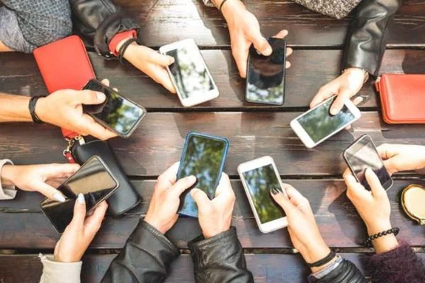 Cep telefonu kansere neden olur mu?