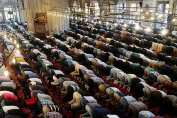 Diyanet İşleri Başkanı Erbaş, Sultanahmet Camii'nde hutbe irad etti