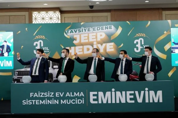 Eminevim tavsiye edene Jeep hediye etti