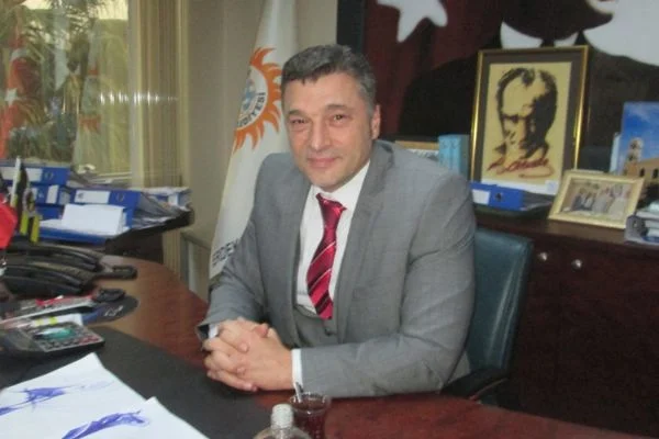 Erdek Belediye Başkanı Sarı görevinden uzaklaştırıldı