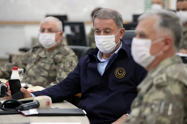Erdoğan, Akar ve kuvvet komutanlarıyla görüştü