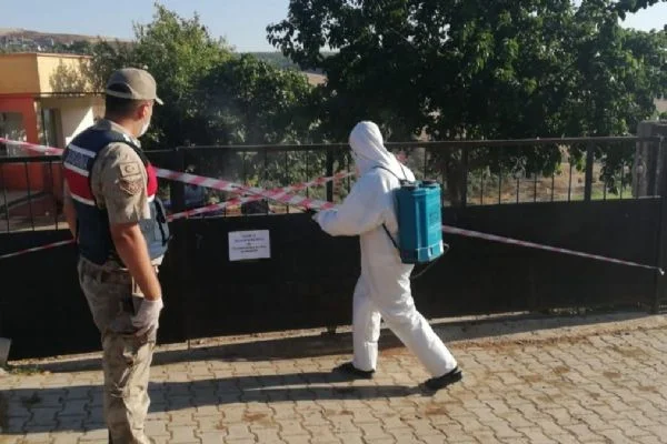 Gaziantep'te 6 ev koronavirüs tedbirleri nedeniyle karantinaya alındı