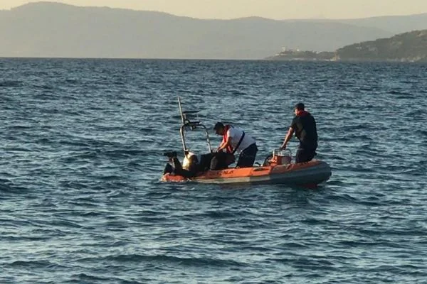 Hesabı ödememek için denize atladı