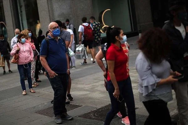 İngiltere'de Kovid-19'dan ölenlerin sayısı 43 bin 575'e çıktı