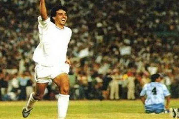 Irak'lı Futbol Efsanesi Ahmed Radhi koronavirüse yenik düştü