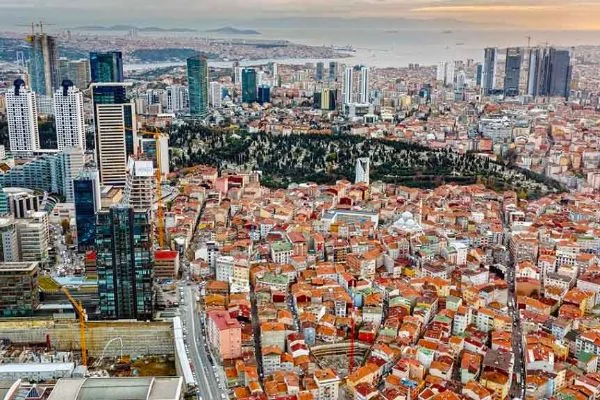 İstanbul'da 16 yaş üstü konutlarda 4,6 milyon kişi yaşıyor