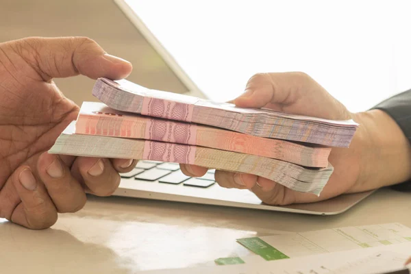Kamu bankaları ''kredi fırsatçılarını'' uyardı