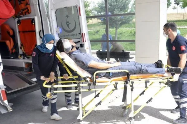 Karaman'da şok eden olay! Tartıştığı postacının kulağını ısırarak kopardı