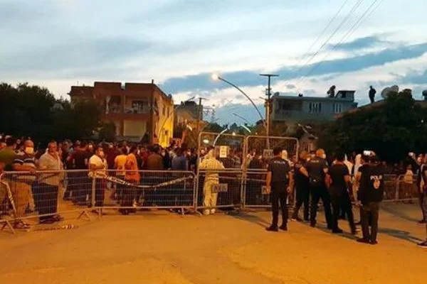 Karantina süresinin uzatılması mahalleyi karıştırdı