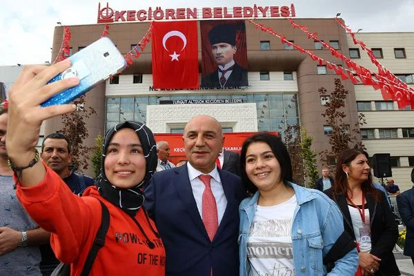 'Keçiören olarak pandemide de halklayız'