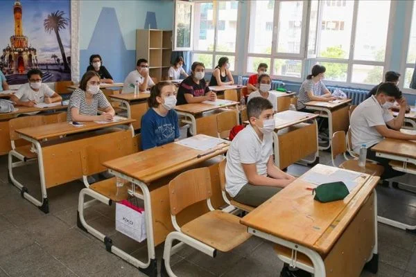 LGS kapsamındaki merkezi sınav başladı