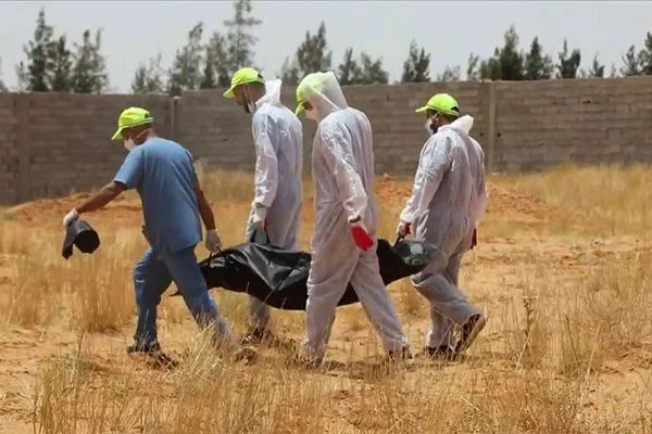 Libya'nın Terhune kentindeki bir arazide toplu mezar bulundu