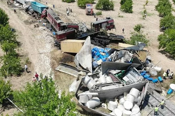 Malatya'da yük trenleri çarpıştı